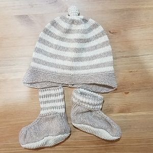 Tea Collection Knitted Hat and Booties